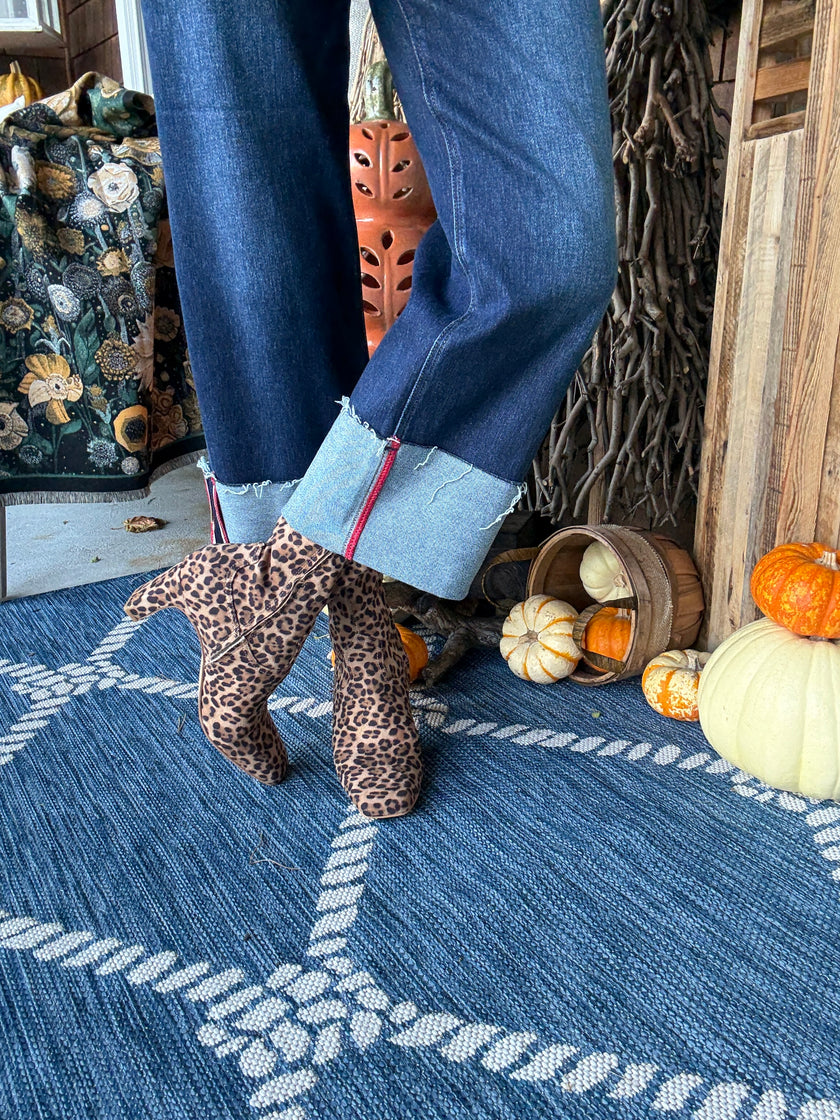 Mid Rise Crop Wide Cuffed Jean