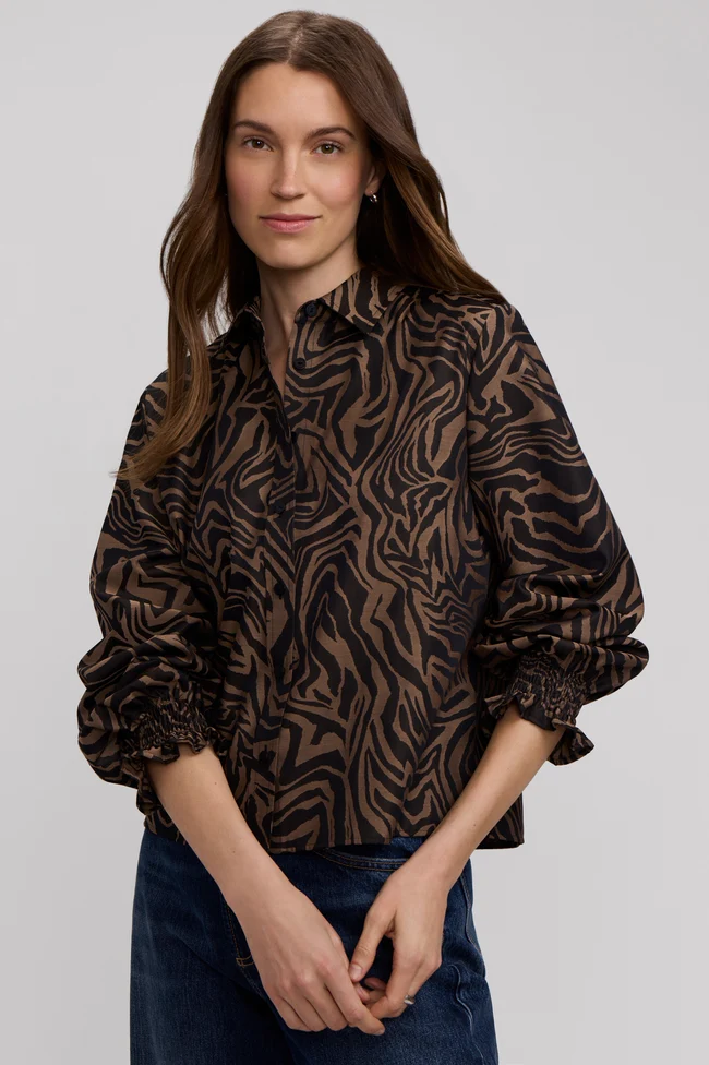 Vivienne Ls Zebra Shirt, almond/black-front