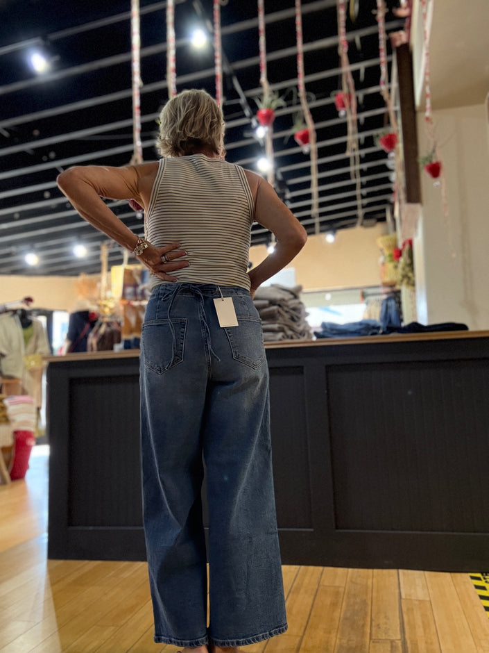 High Rise Wide Leg Crop W Back Lace Detail back