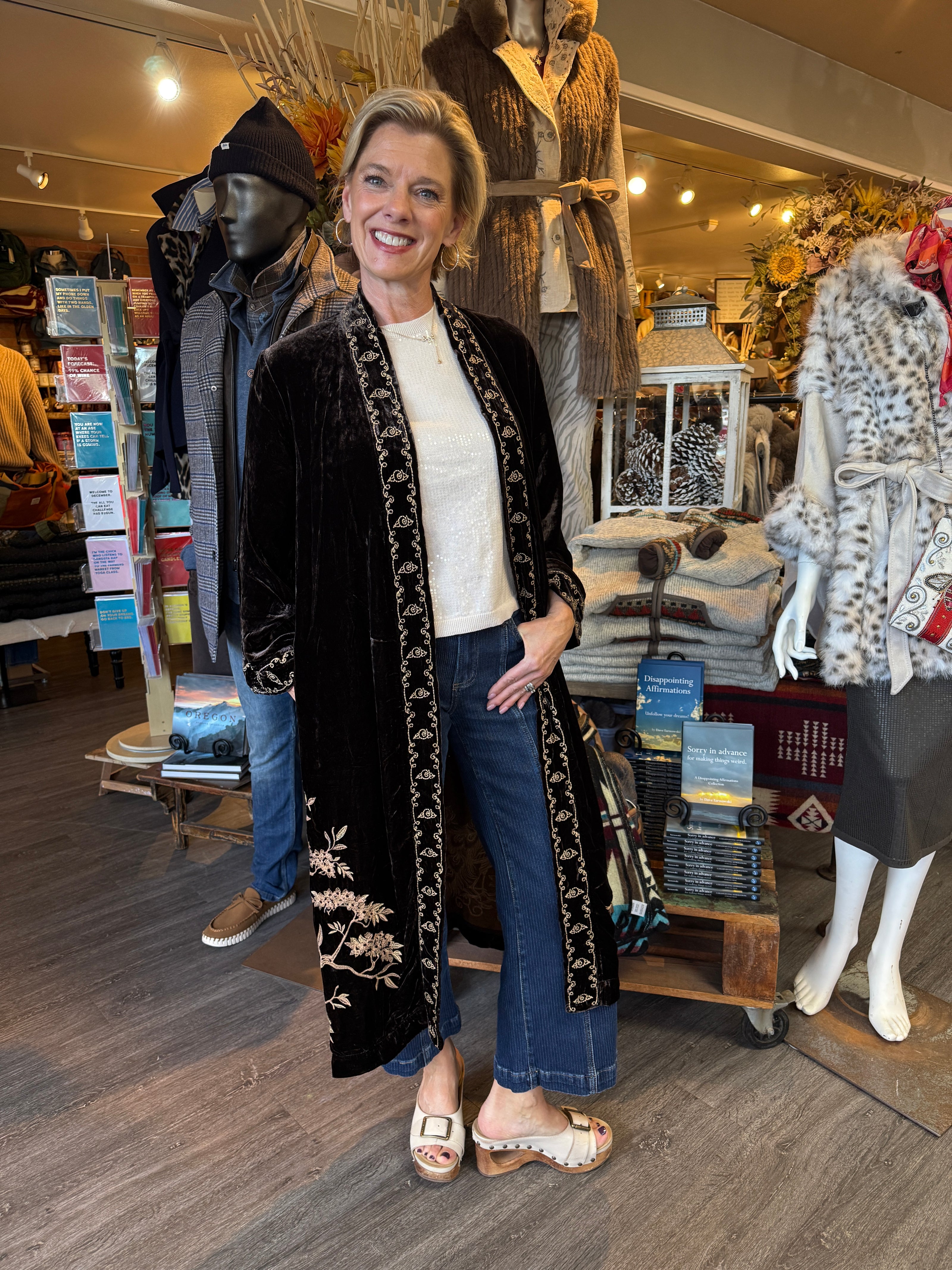 Johnny was Molly Velvet Kimono Coat chocolate front