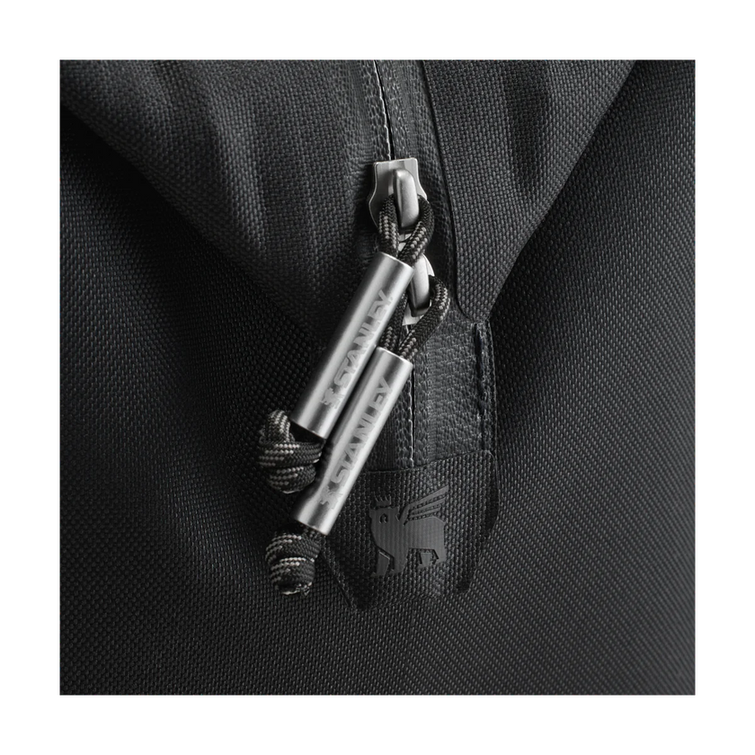 The All Day Julienne Mini Cooler zipper detail