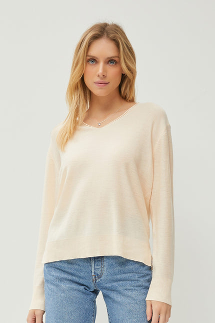 CLASSIC LIGHTWEIGHT V-NECK KNIT SWEATER Vanilla front