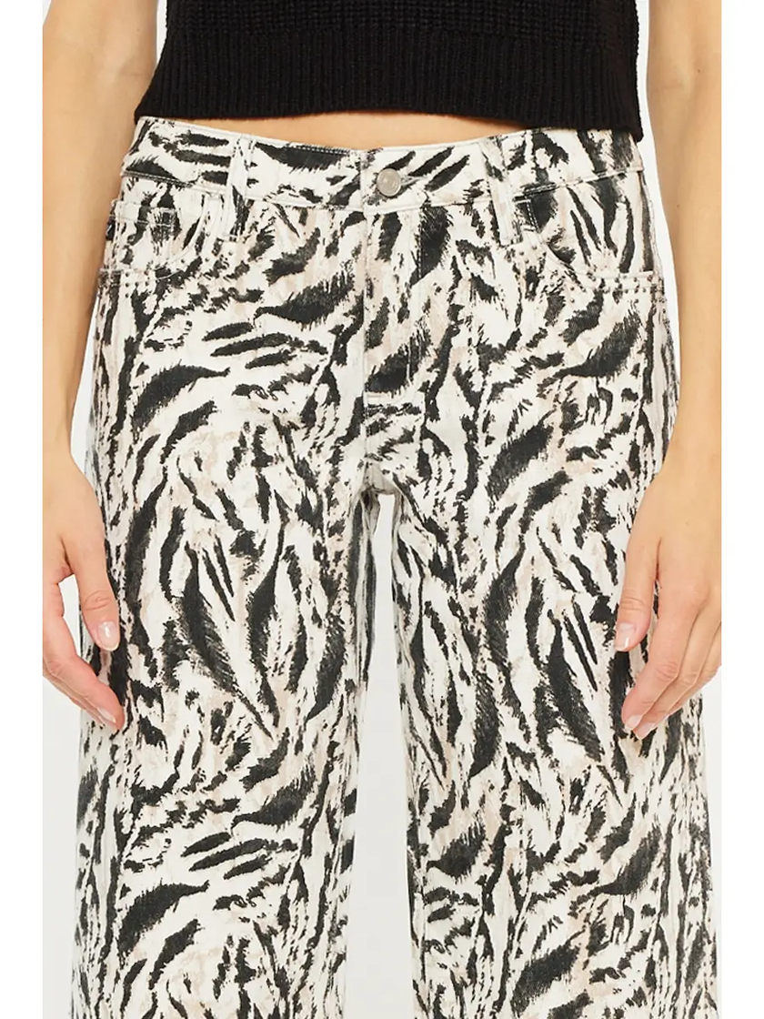 MID RISE PRINTED CROP WIDE LEG JEANS front close up beige