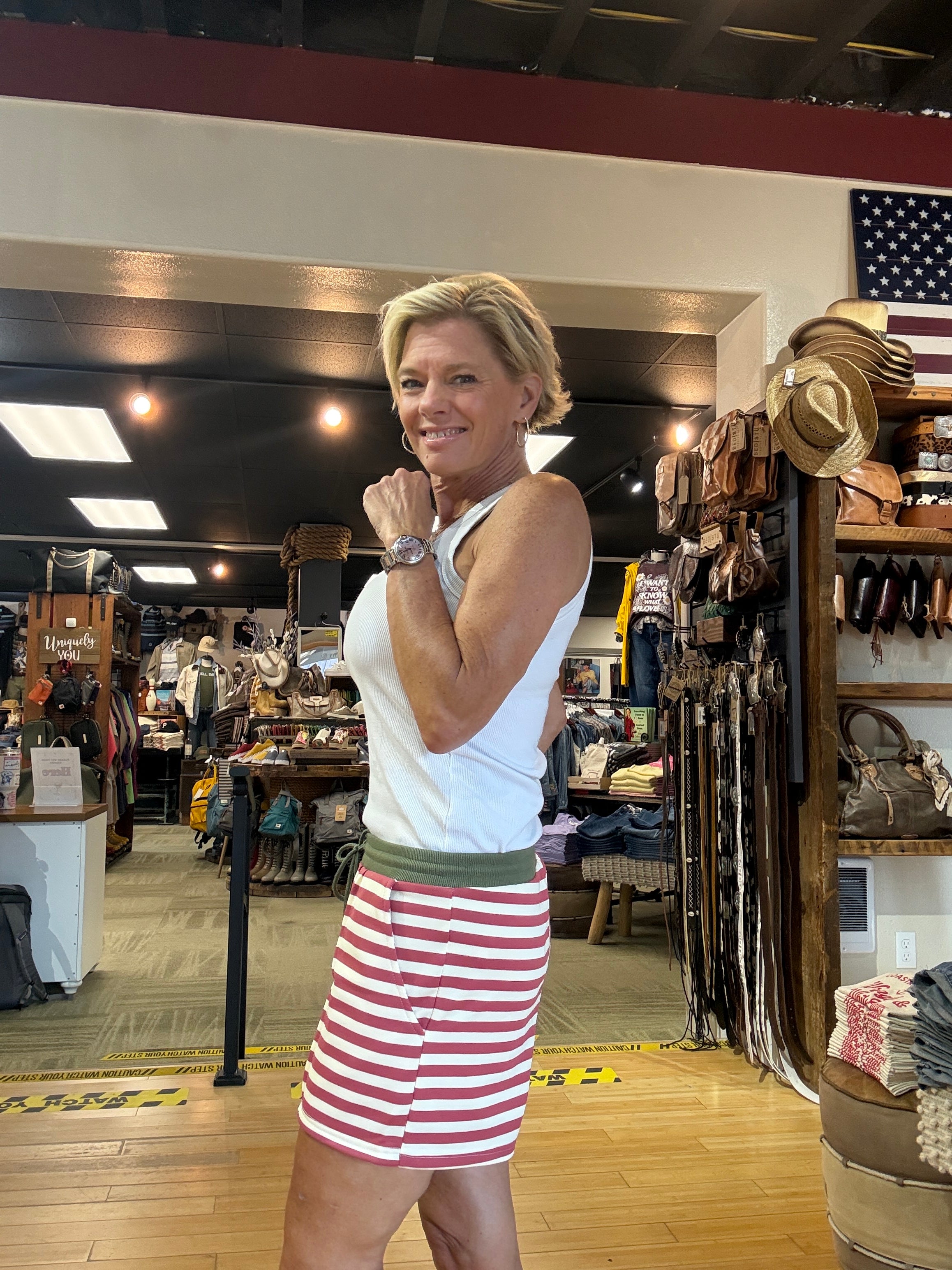 Drawstring Contrast Pintuck Stripe Sweatshorts