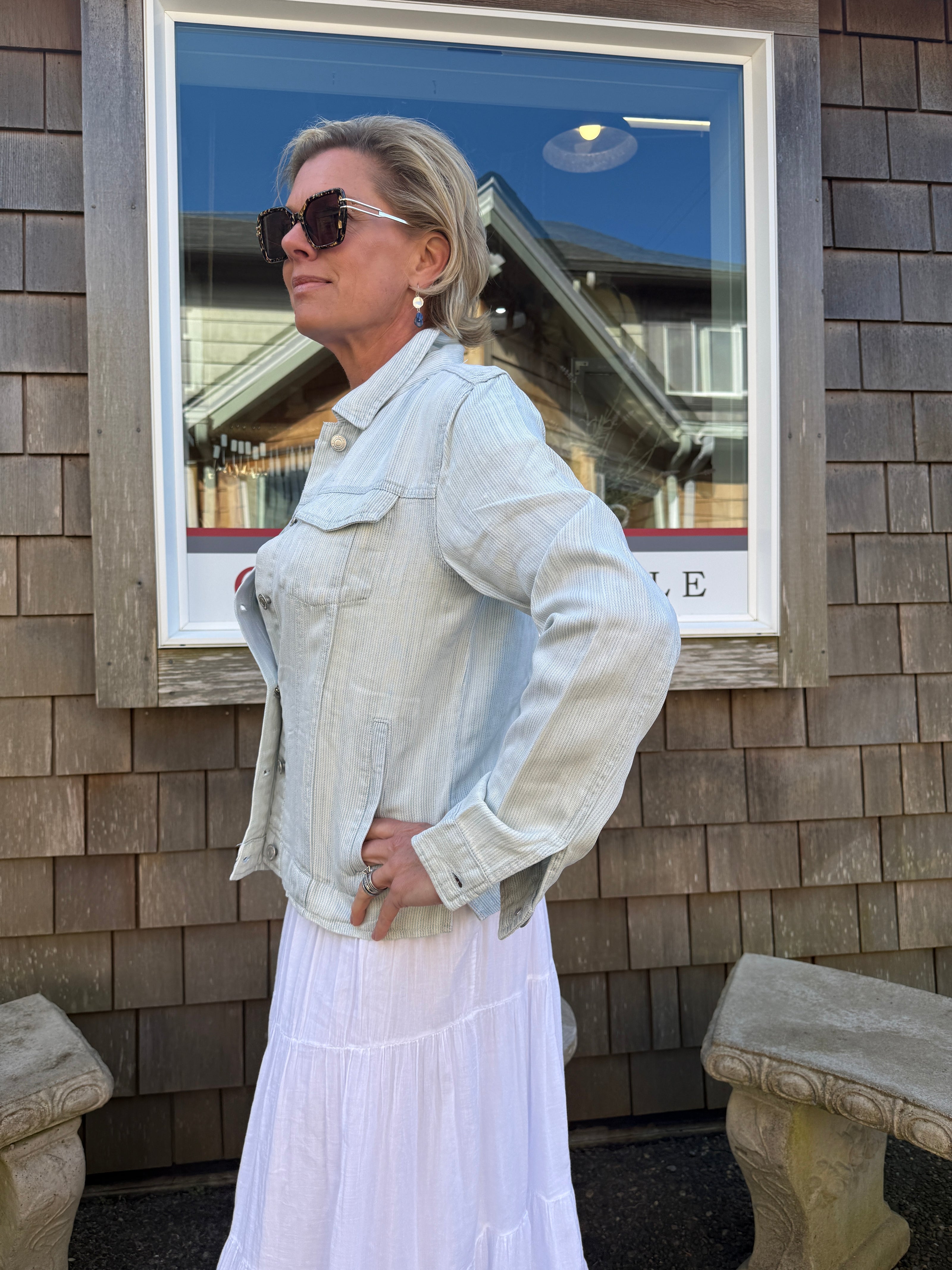 Jackie Jacket mia pinstripe side