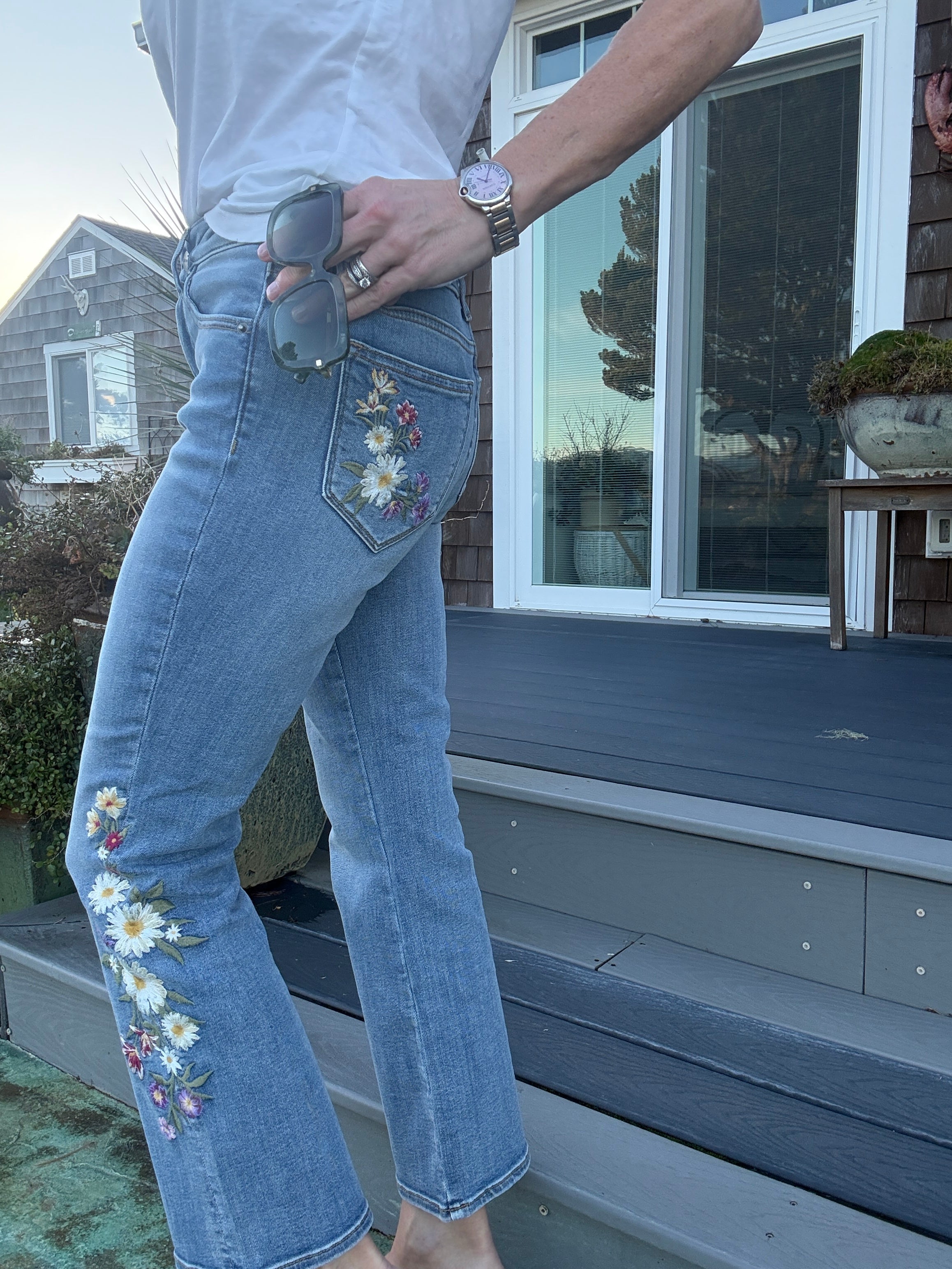 Roxy X Daisyland left leg/ back pocket