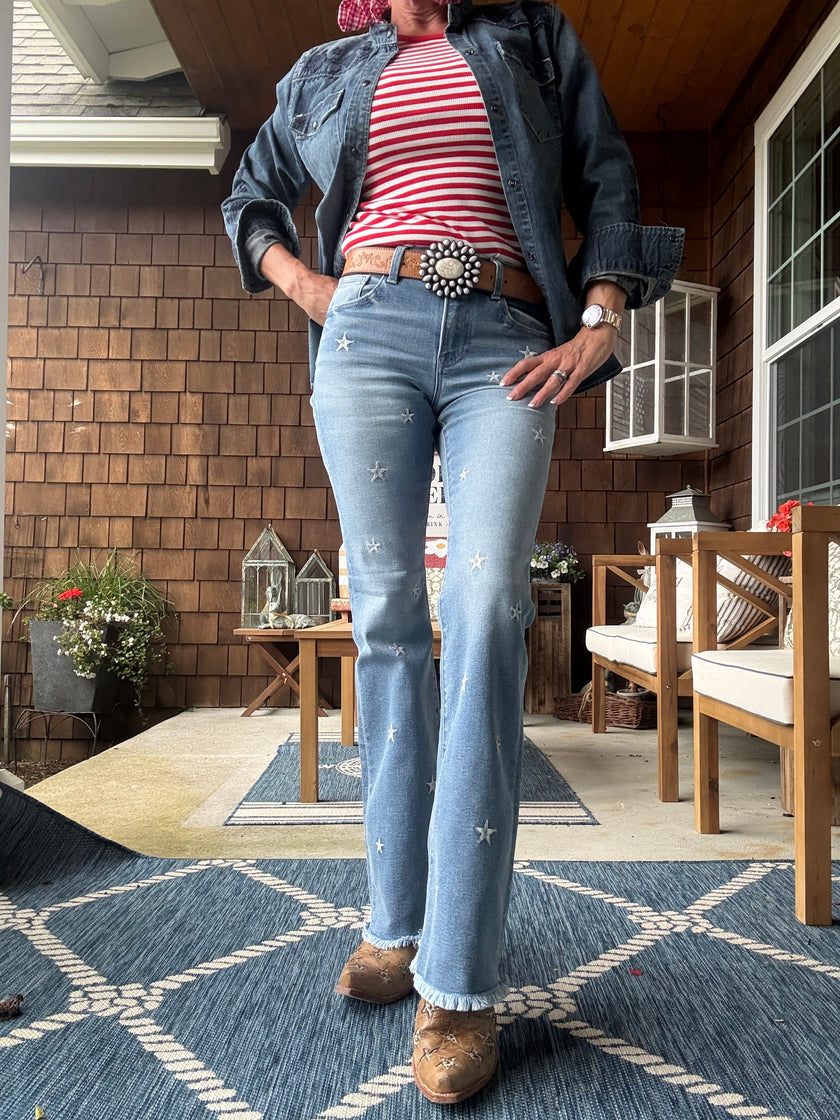 Nancy Mid Rise Star EMB Jean