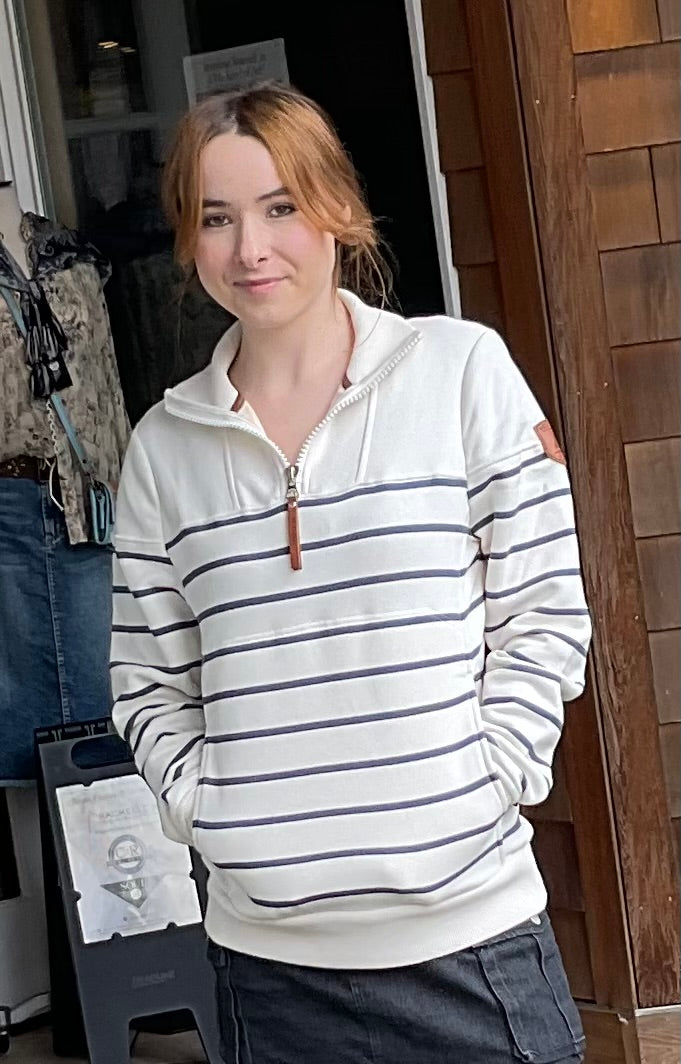 Wanakome Caro Womens Zip Up front