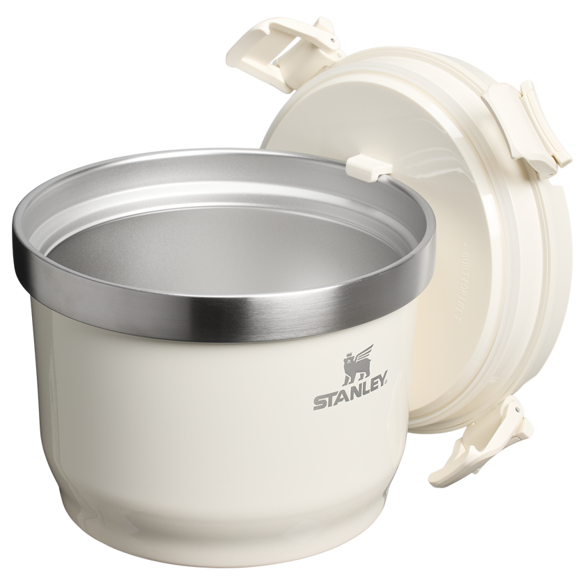 THE FRESH-TO-TABLE STAY HOT CROCK | 3 QT cream gloss lid hooked on crock