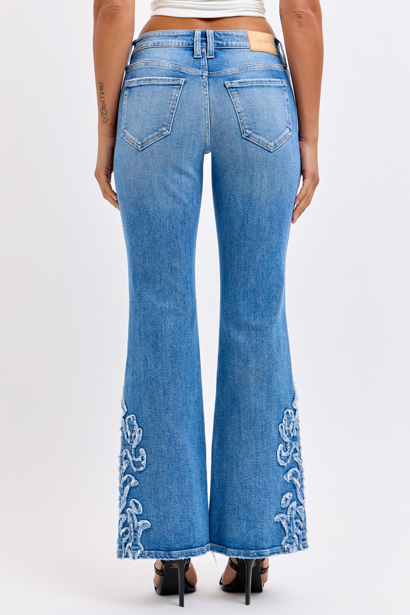 Dolly Flare Fray Patch Denim light wash-back