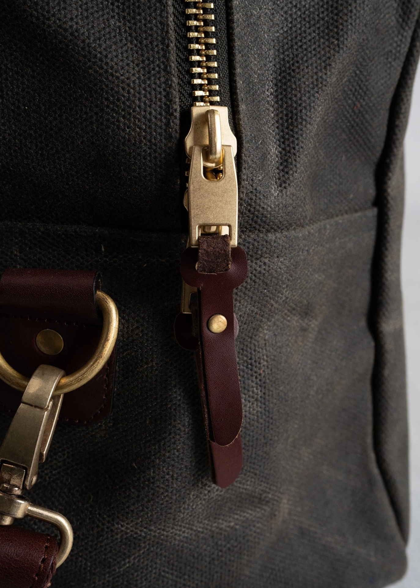 Waxed Canvas  Weekend Bag zipper close up