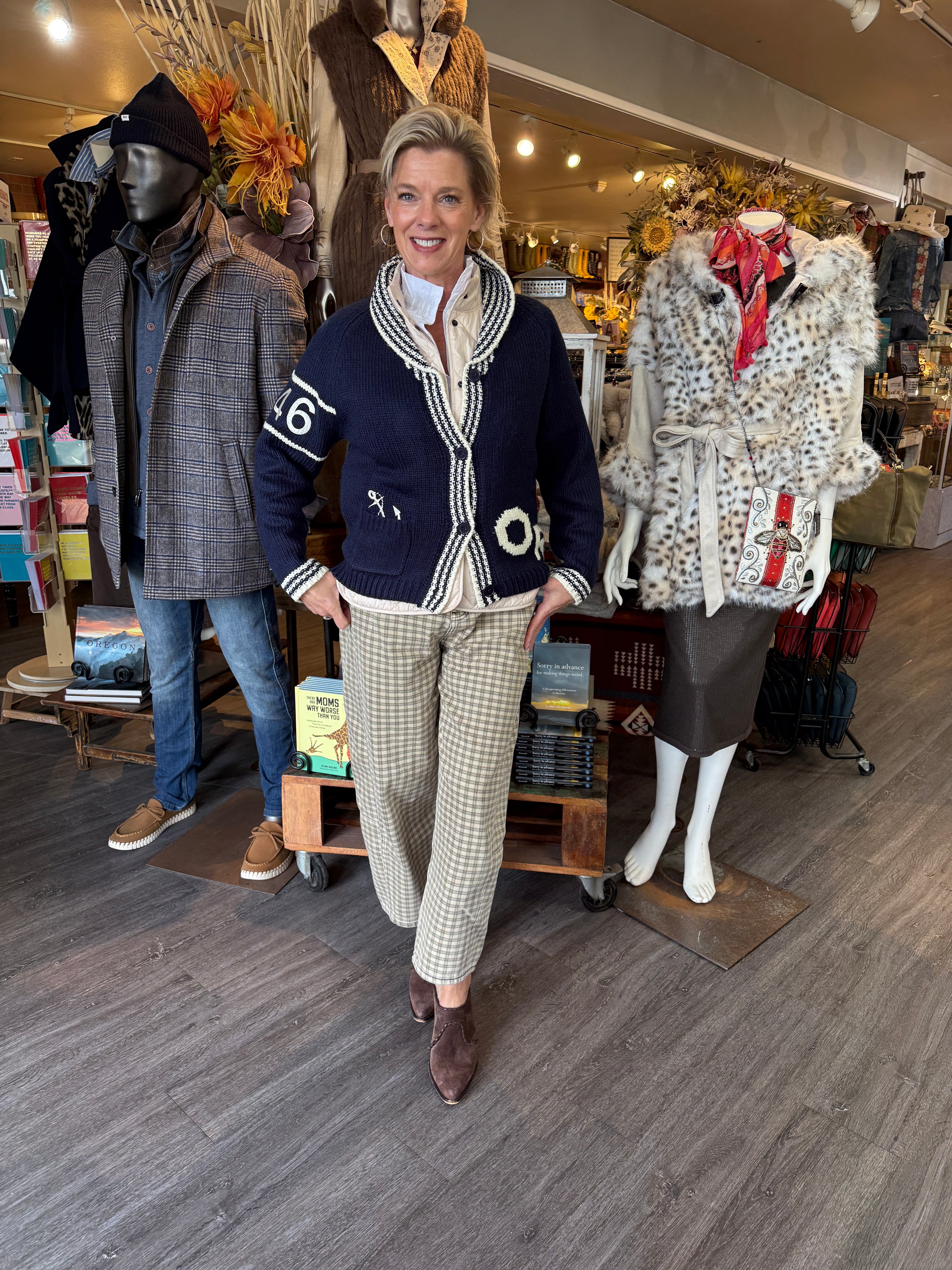 The Rock Cardigan navy/white frnt