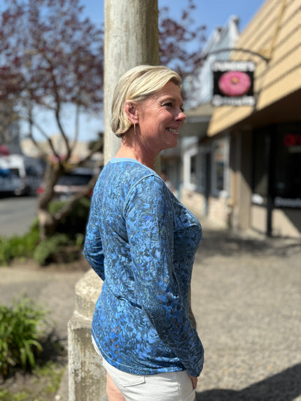 Sarah Round Neck Long-Sleeve W Darts galaxy side