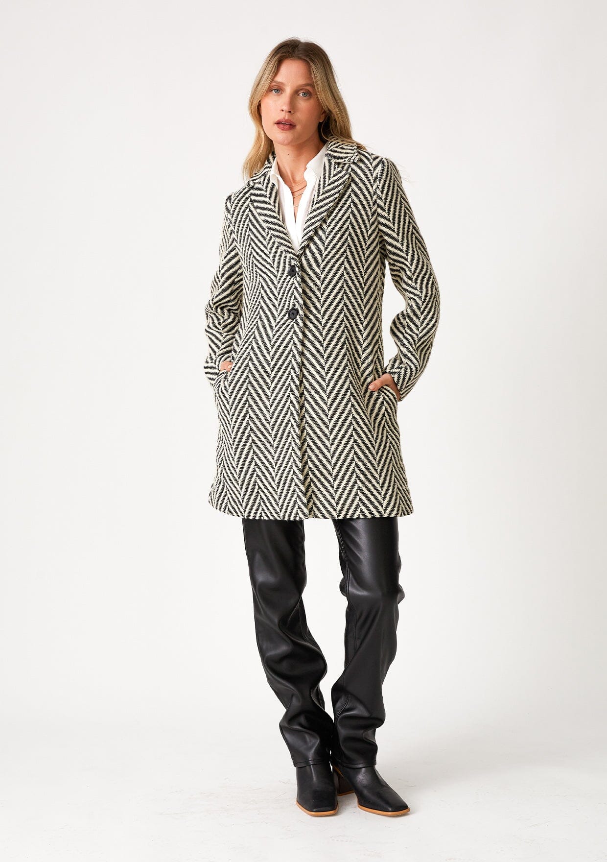 Karol CHEVRON COAT WI SIDE POCKETS