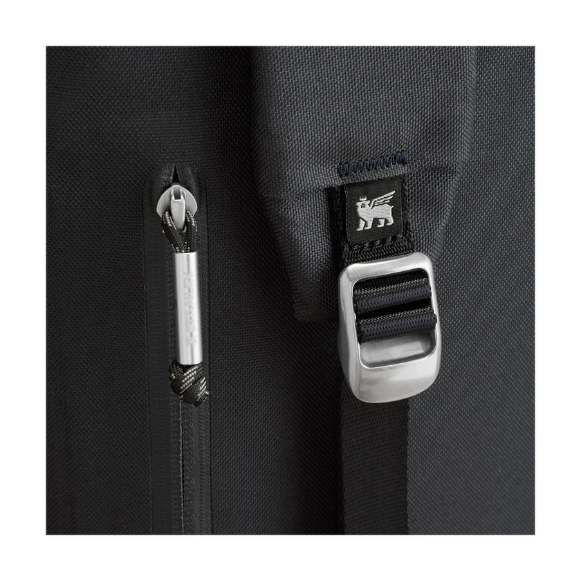 The All Day Madeleine Midi Cooler zipper and strap detail