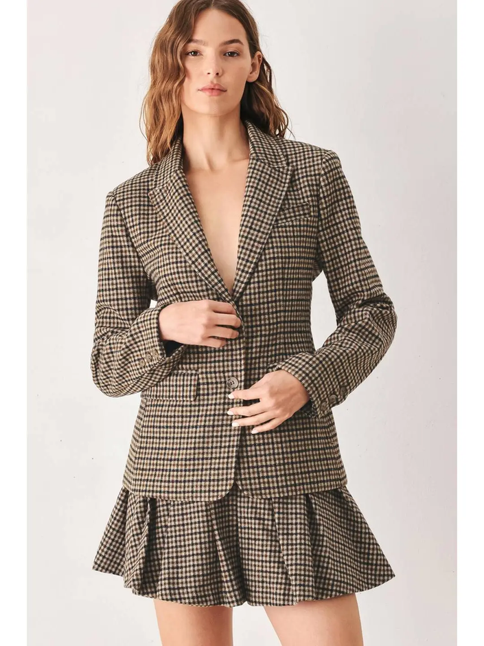 A Woven Mini-Houndstooth Pattern Blazer