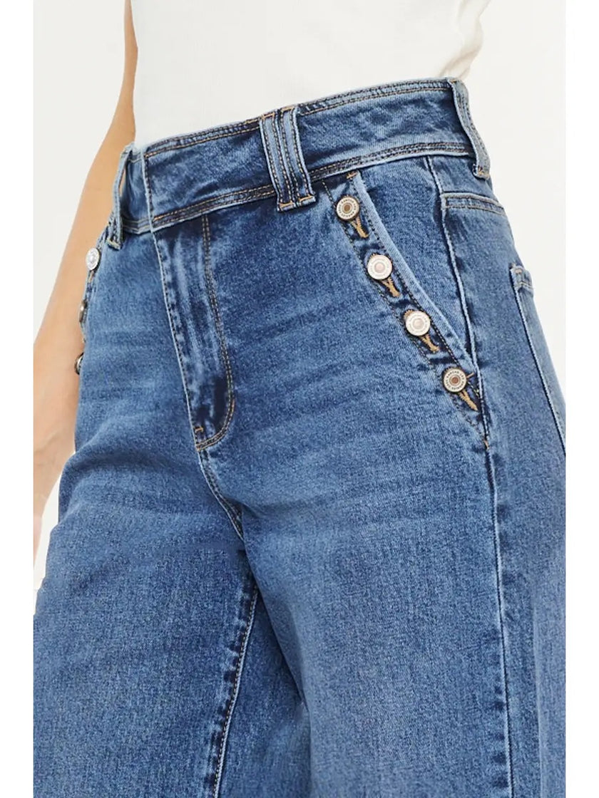 ULTRA HIGH RISE WIDE LEG pocket detail close up