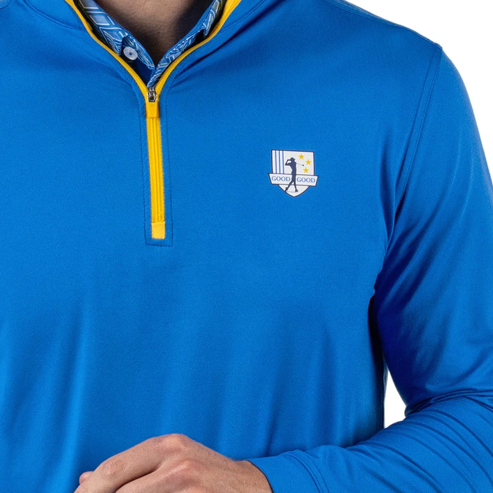 On Tour Q-Zip logo front zip close up