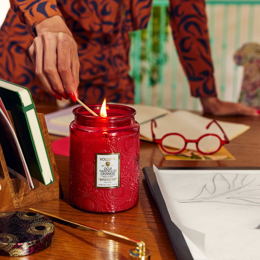 GOJI TAROCCO ORANGE | 18oz Large Candle display