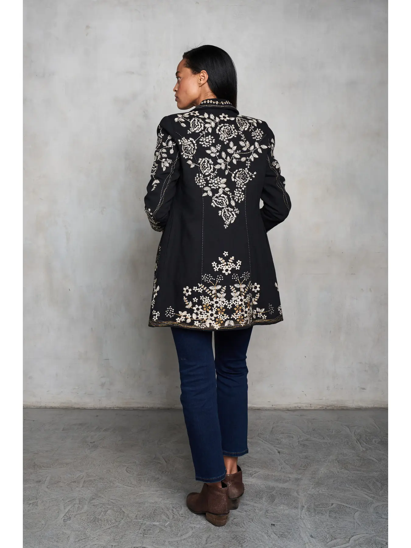 HEAVY TWILL COAT W/ SCROLL FLORAL EMB