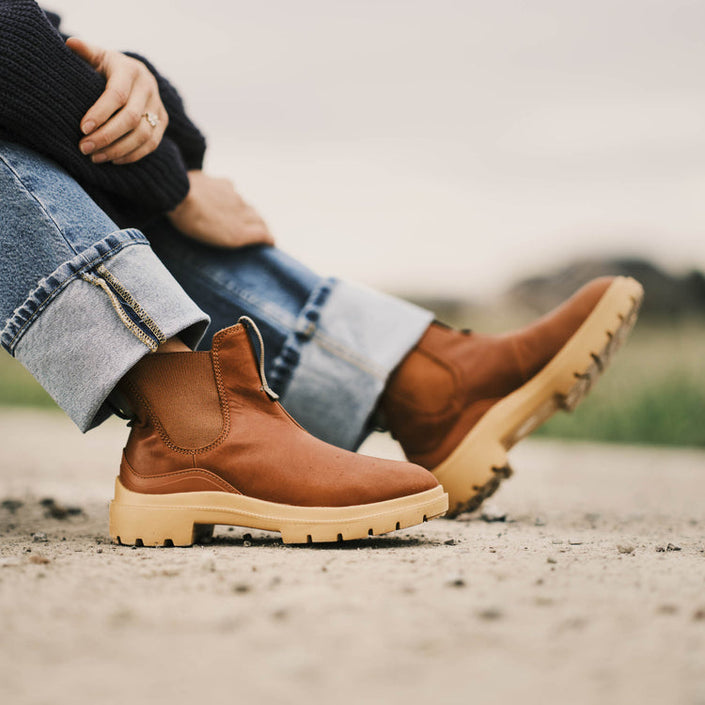 Hehi Women’s Waterproof Chelsea Boots fox model