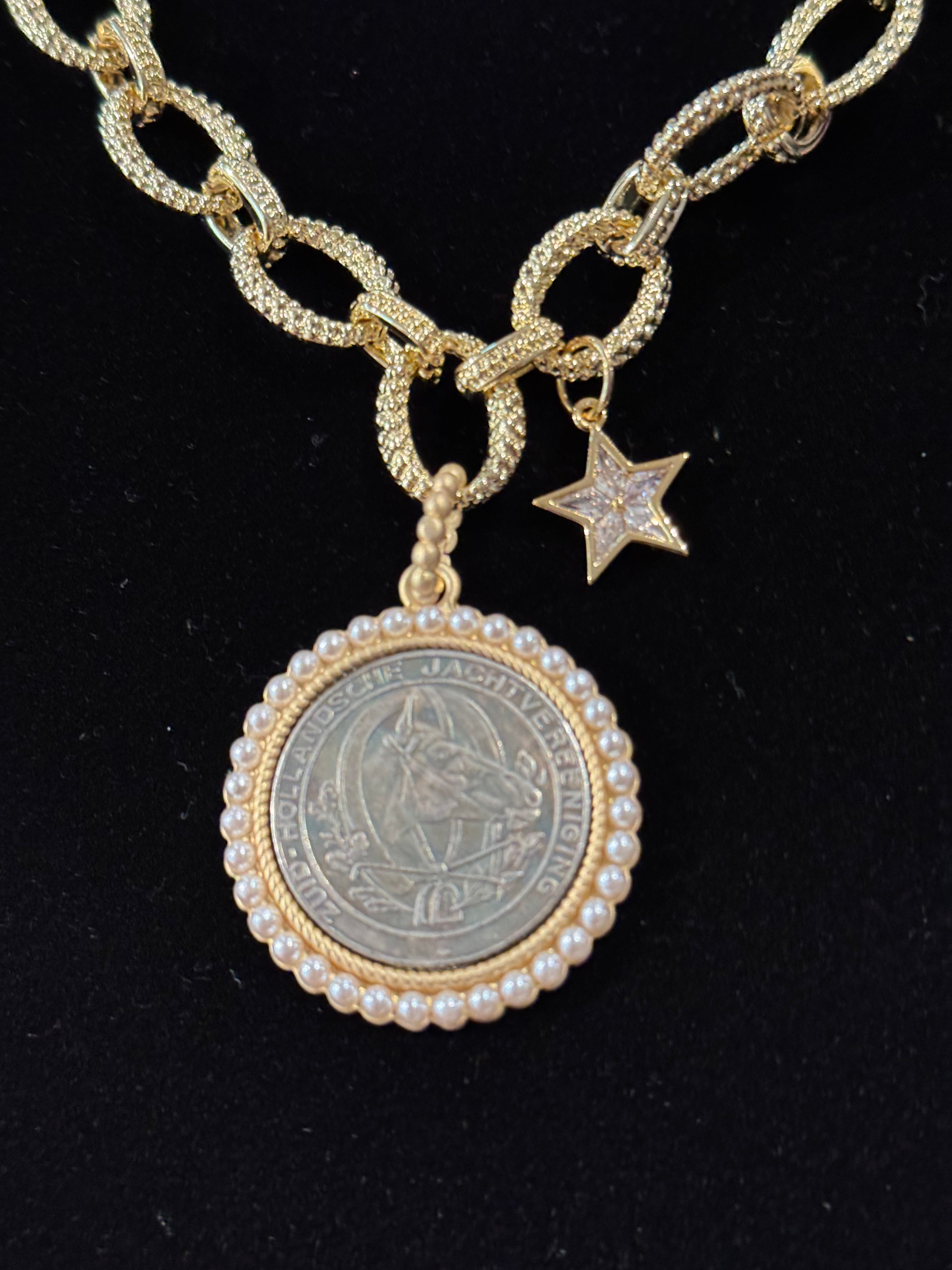 Pearl Bezal Solver Gold Chain Horse Coin NW-25-144