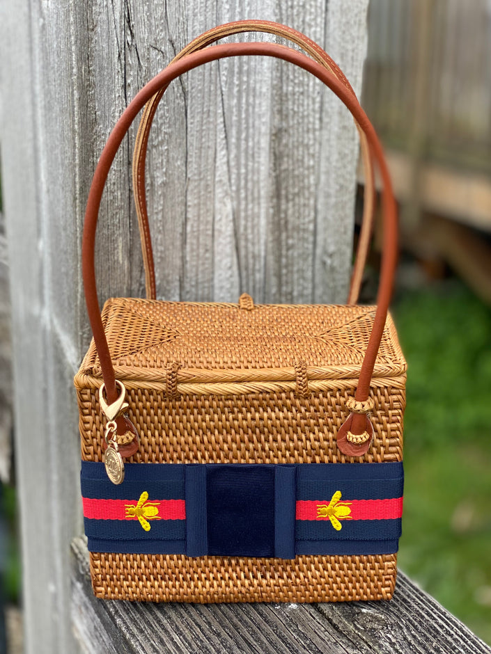 Emory navy/ Newport layer bee back closed