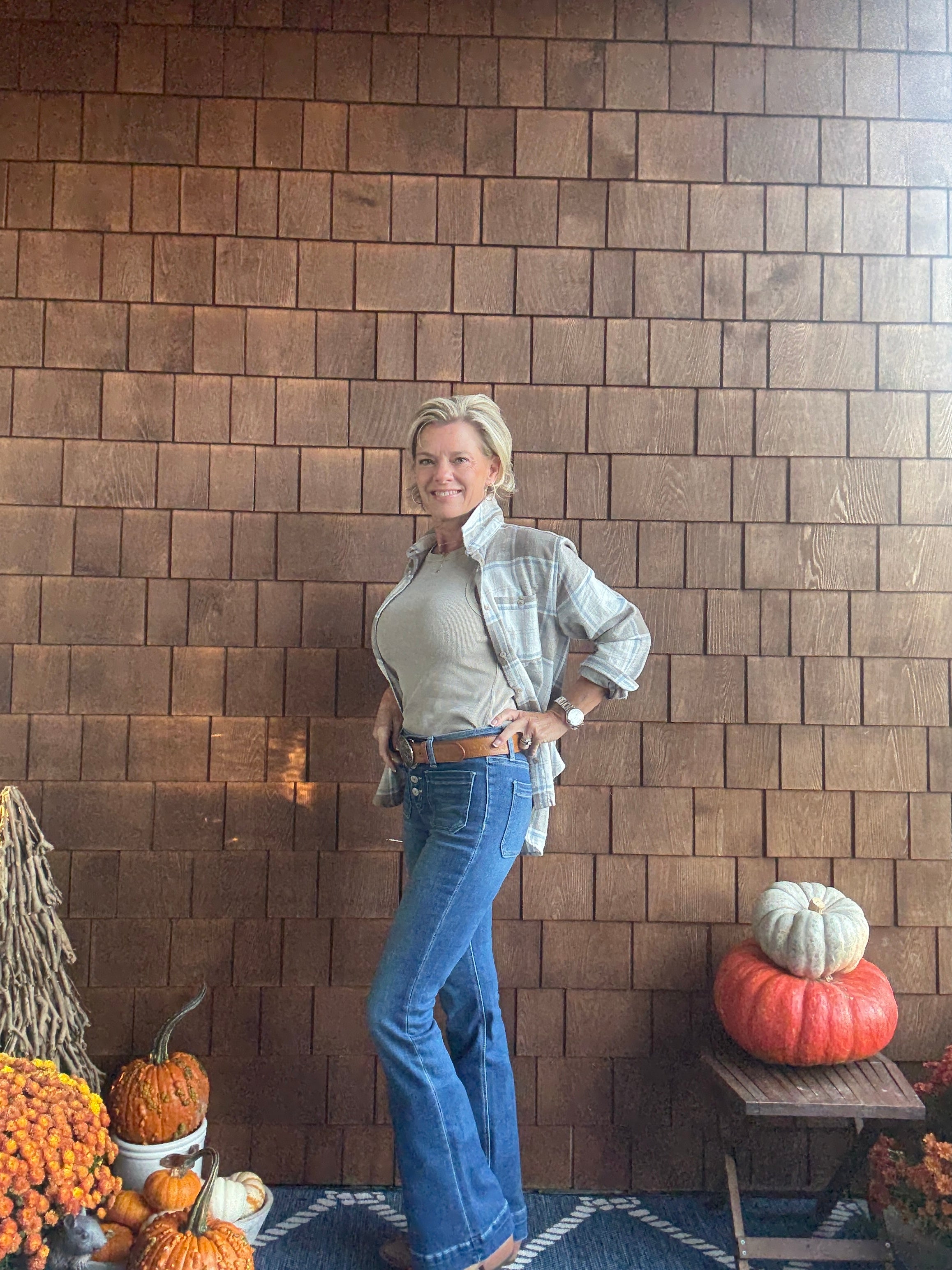 MID RISE FLARE WITH PATCH PK AND TROUSER HEM DETAILS left side