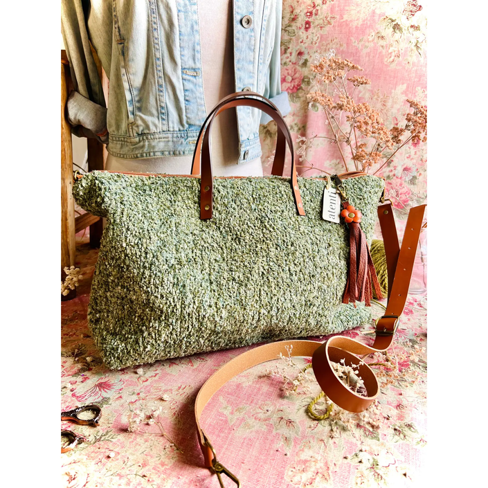 Knotty Carpet Bag front