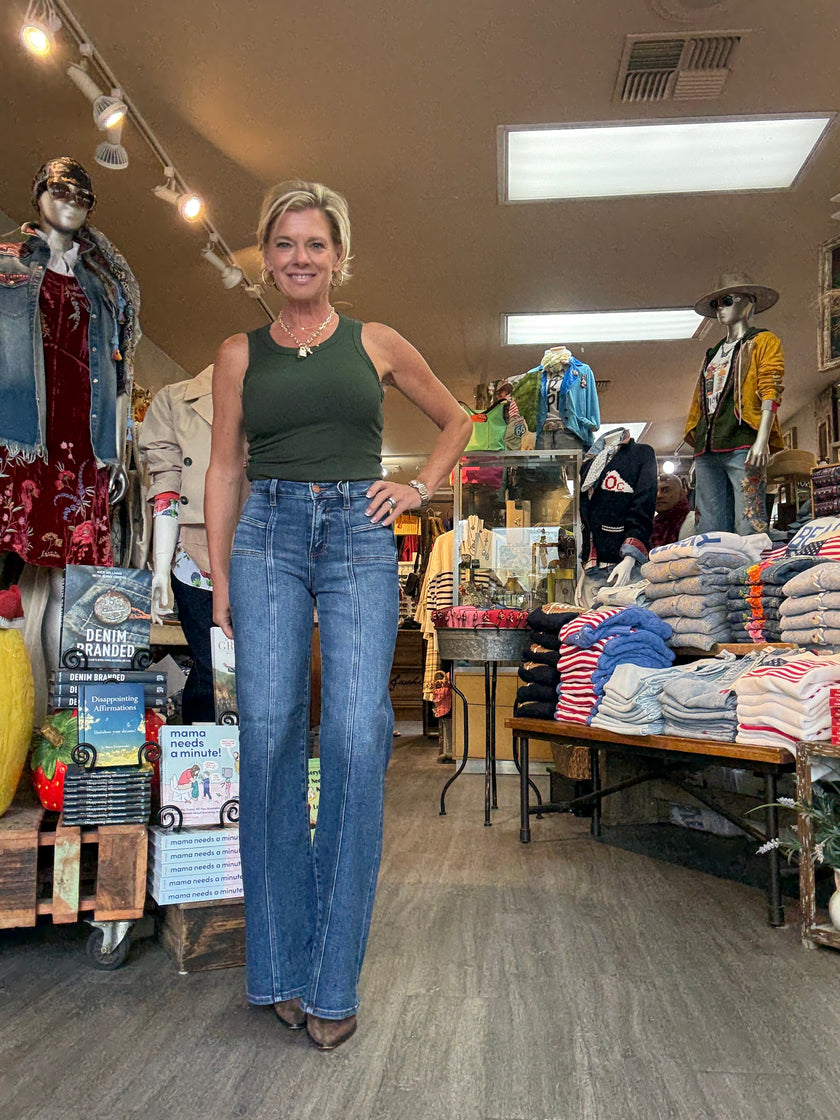 Mid Rise Wide Jeans W Front Patch Pocket