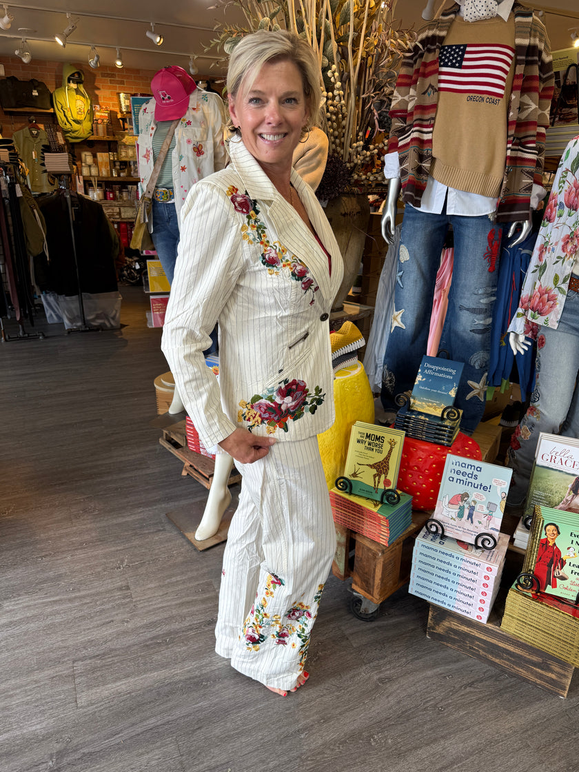 Stripe embroidered Blazer ivory side