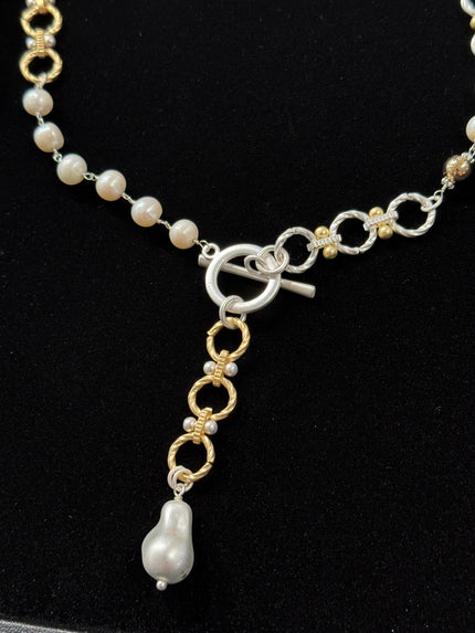 Pearl Teardrop with Toggle NW 23 102