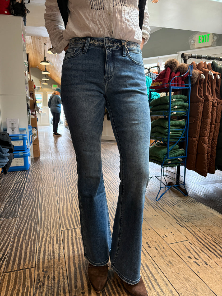 MID RISE FLARE JEANS | Dark front