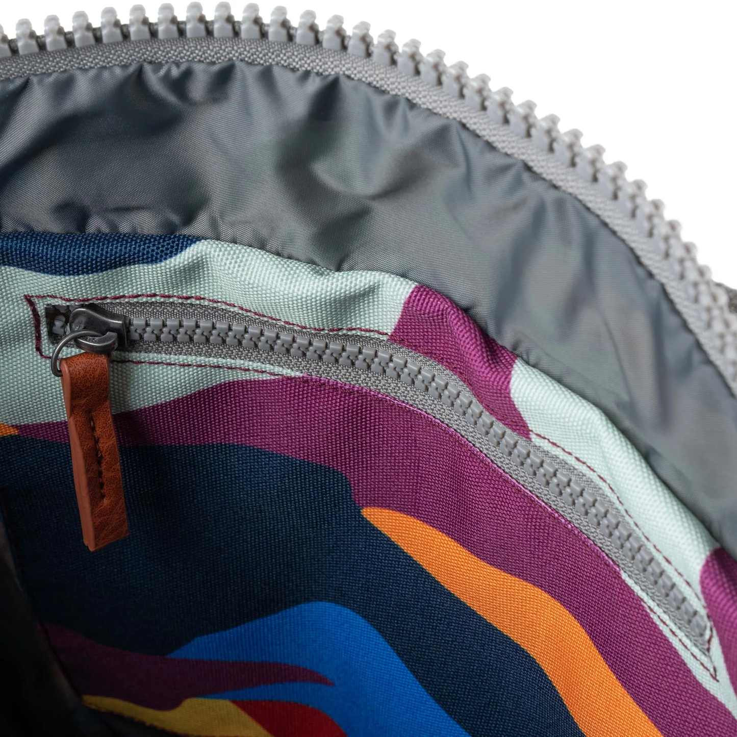 Canfield B (Recycled Canvas) Medium Bag - Bold Camo zipper detail