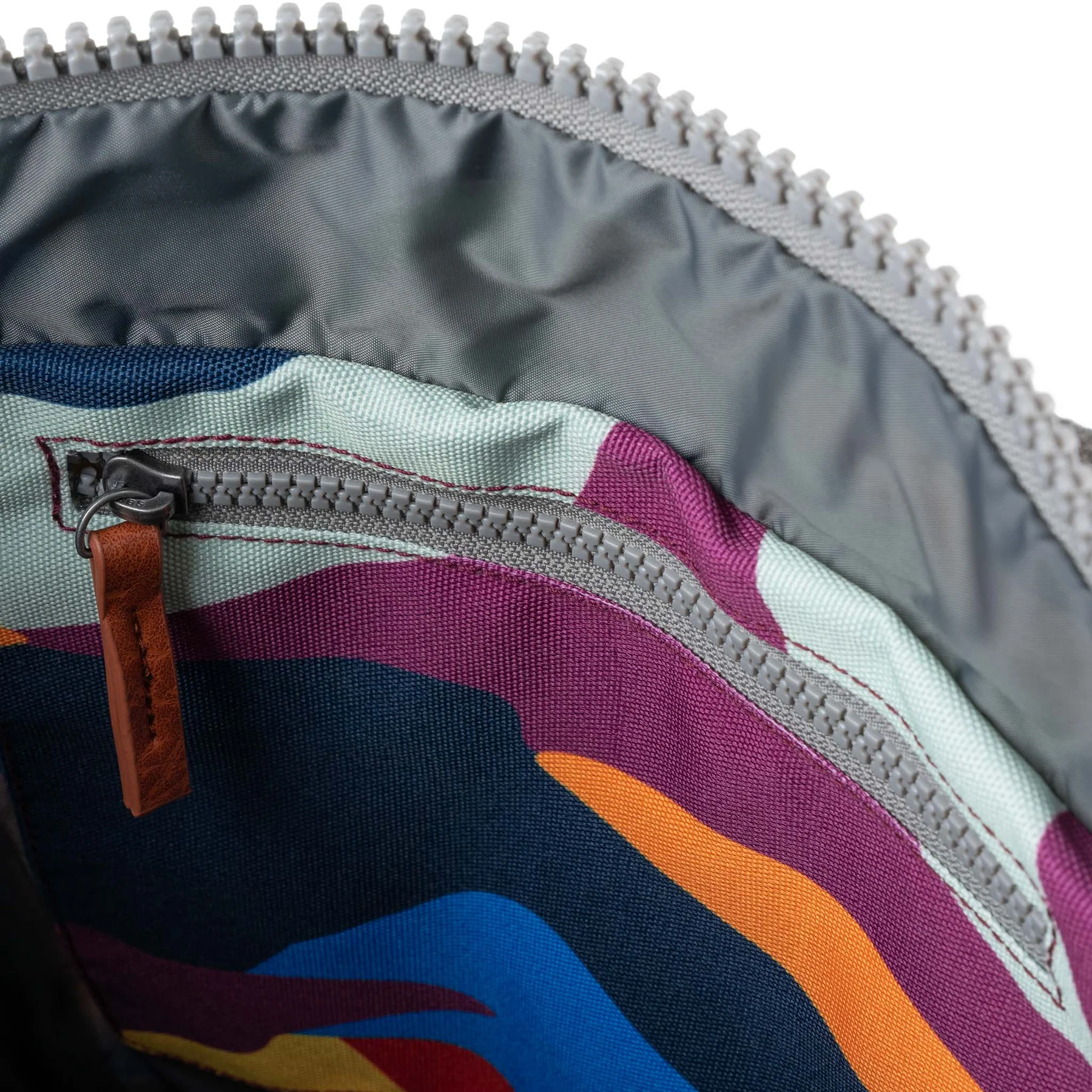 Canfield B (Recycled Canvas) Medium Bag - Bold Camo zipper detail